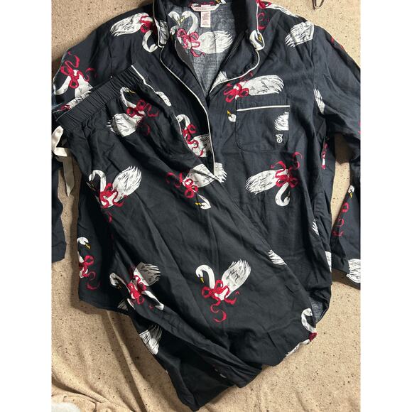 VS Black Swan Print PJs Set L Button Top & Pants Cozy Sleepwear - Picture 1 of 9